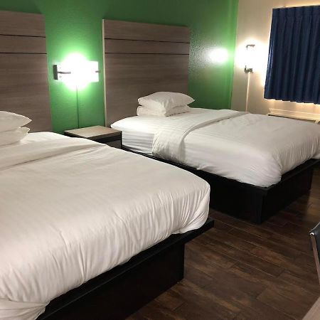 Travelers Inn And Suites Wharton Eksteriør billede
