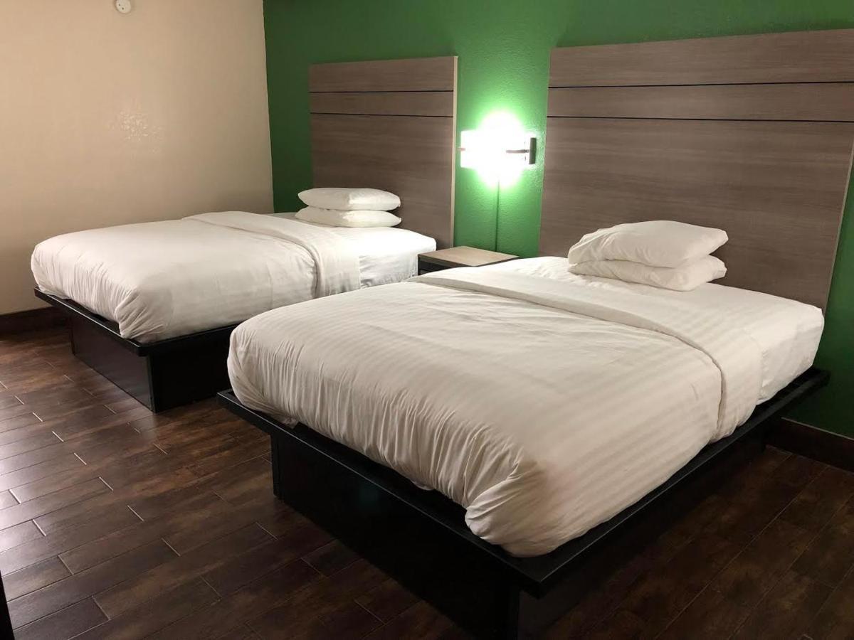 Travelers Inn And Suites Wharton Eksteriør billede