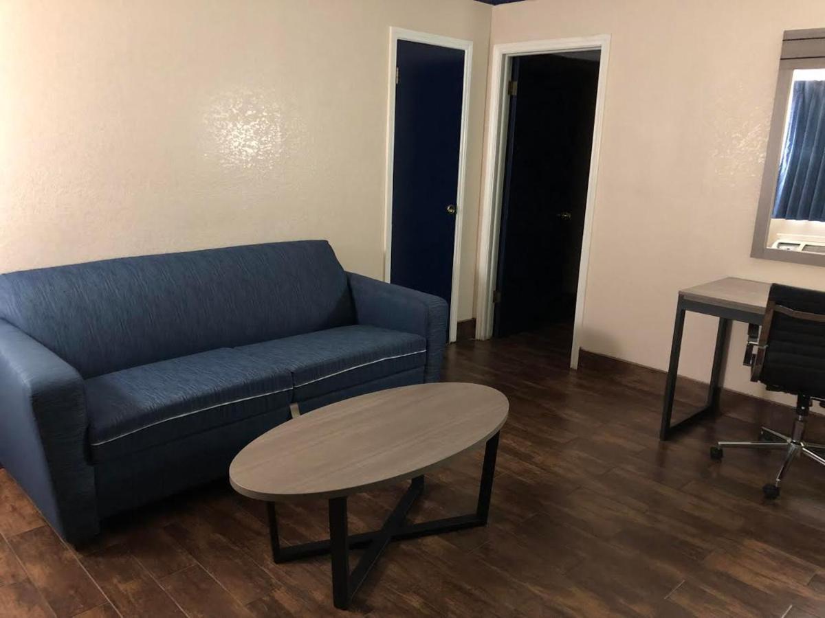 Travelers Inn And Suites Wharton Eksteriør billede